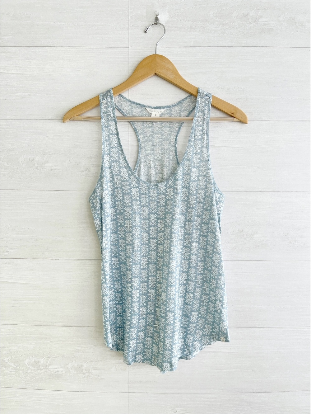 Caslon Blue White 100% Linen Racerback Tank Top Small Floral Print